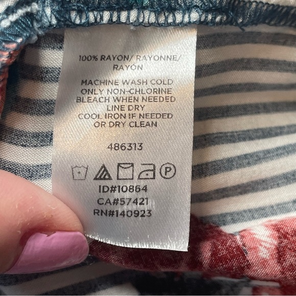 Loft Outlet Floral Blouse Button Down Shirt Size LP Stripes Collar Petite Office - Picture 10 of 10